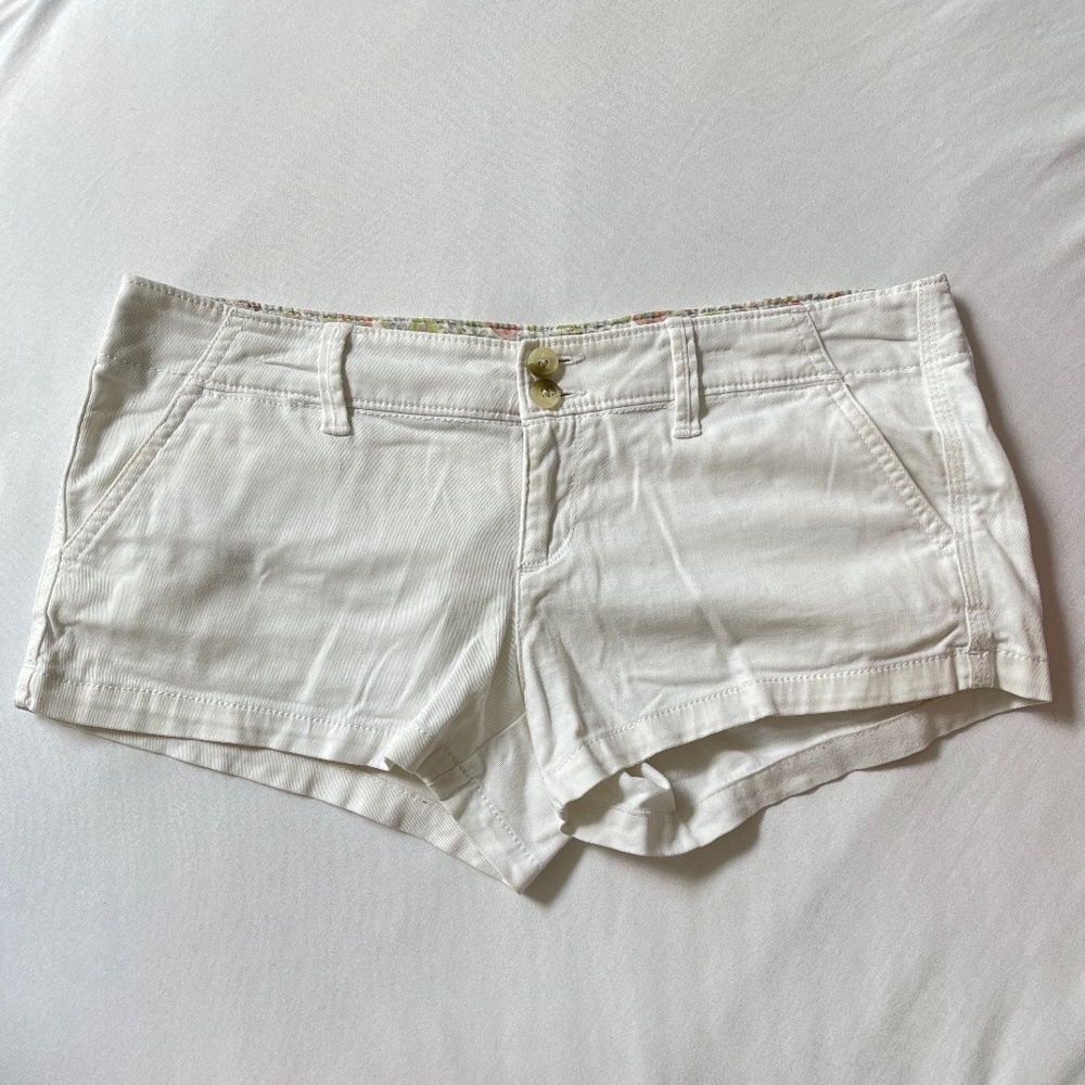 White Low Rise American Eagle Stretch Shorts